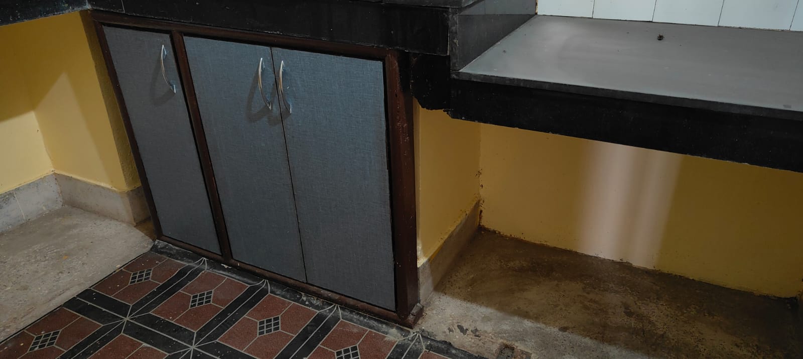 Semi Furnished 3bhk in Ratnagiri Rd, Bamunimaidan, Guwahati, Assam 781021, India for Rent